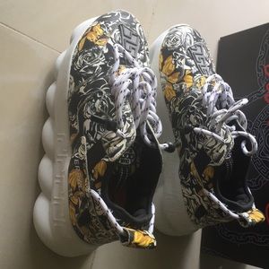 Versace chain reaction printed sneaker